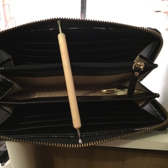 KATE SPADE ZIP AROUND WALLET CALL OUT - Picture 7 of 10